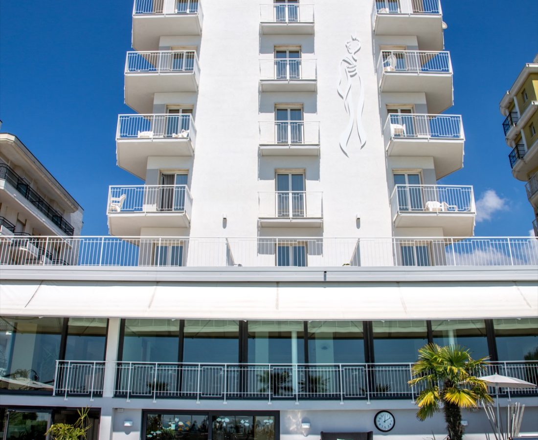 Hotel-Sayonara-jesolo-restyling-fronte-mare