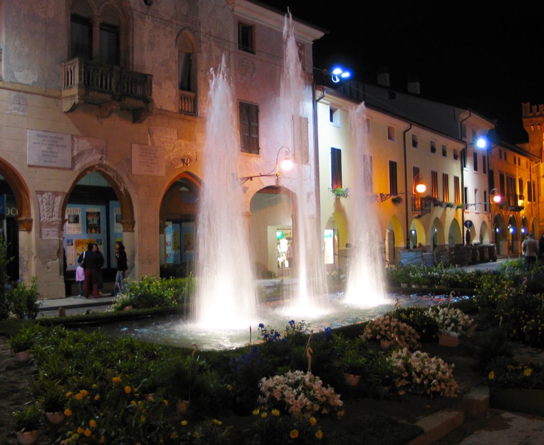 piazzaSanVito-landscape-fontane-getti-installazione-notte