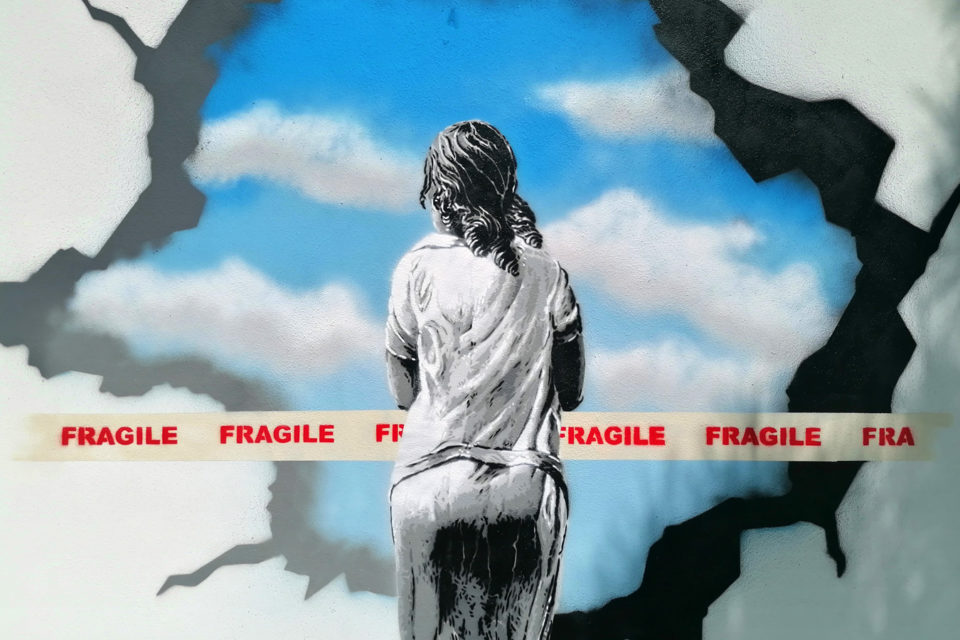 FavrinDesign-Malibu-Urban-Art-Oasis-Clubino-Alessio-B-fragile