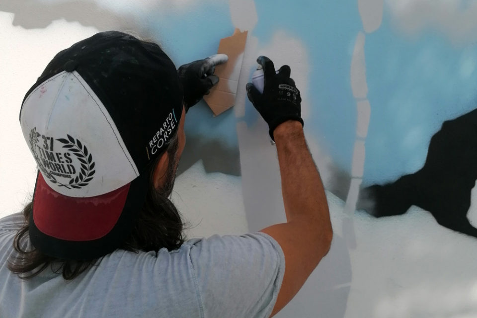 FavrinDesign-Malibu-Urban-Art-Oasis-murales-Alessio-B-at-work