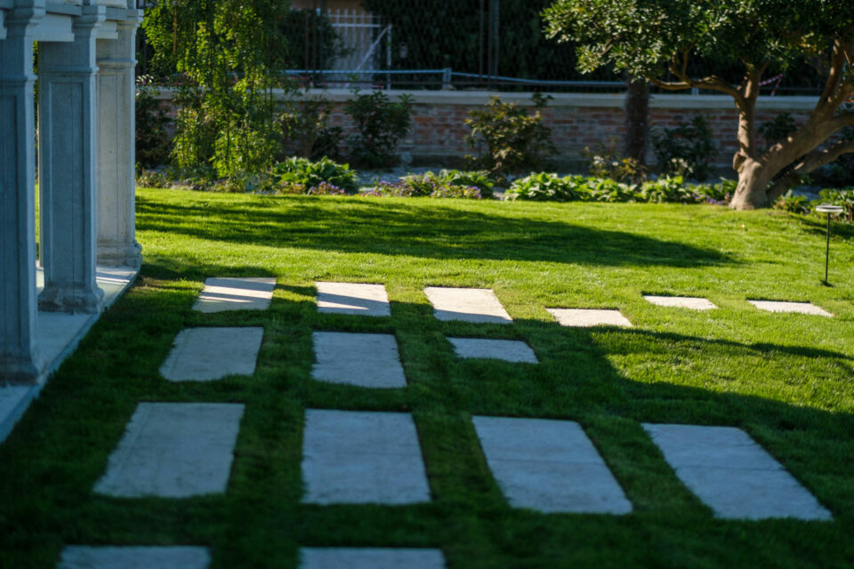 favrindesign-landscape-giardino-passi-pietra-ricostruita